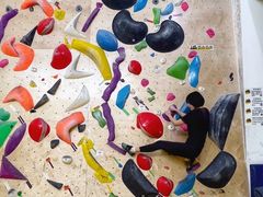 -问山MountQuest攀岩馆