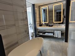 -大连星海皇冠假日酒店