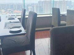 -荣誉国际酒店-云顶旋转餐厅