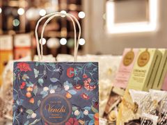 -VENCHI 闻绮(上海佛罗伦萨小镇店)