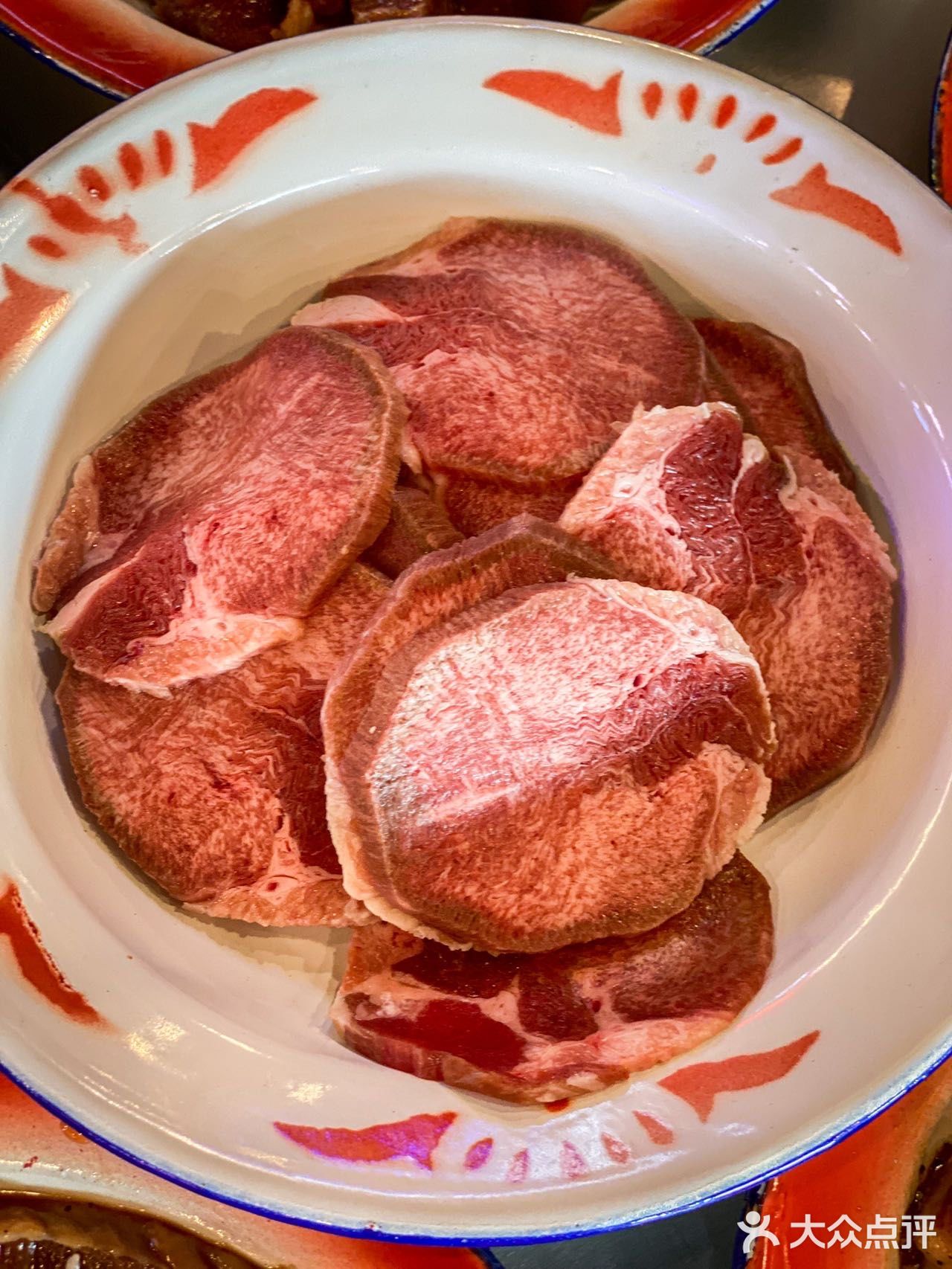 复古风爆棚的烤肉~正宗东北地摊口味