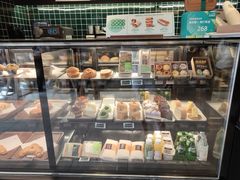 面包甜点陈列柜-星巴克臻选(威海威高广场店)