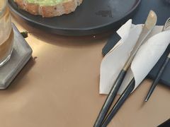 牛油果班尼迪克蛋-铁手珈琲制造局metalhands(望京店)