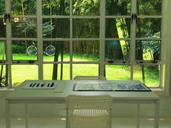 -胶囊画廊