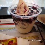 这家店人不算多，店里环境也挺好的