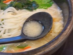-灵芝妹子海鲜米线(瓦房店新玛特店)