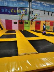 -飞跃蹦床乐园(南山科技园店)