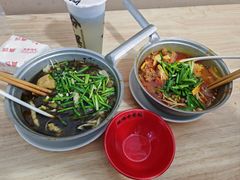 -铁锅哥米线