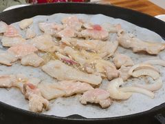 -土灶台东北大块肉烧烤(风景城邦店)