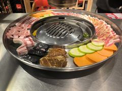 -哈哈碳都·牛肋条无限自助烤肉(台江万达店)