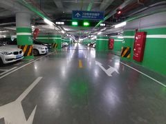 -白玉兰广场停车场