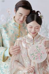 -至臻微拉婚纱摄影