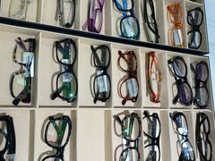 -目艮眼镜SHOWROOM(品牌集合店)