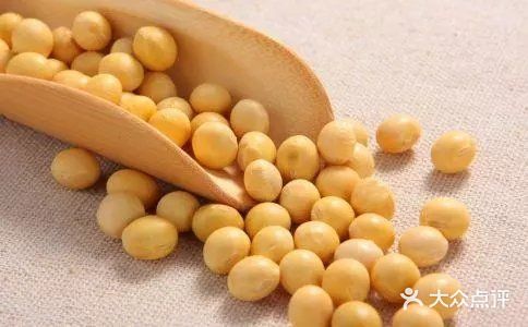 燕麦里加点小米，做成燕麦小米粥，喝起来清香绵柔