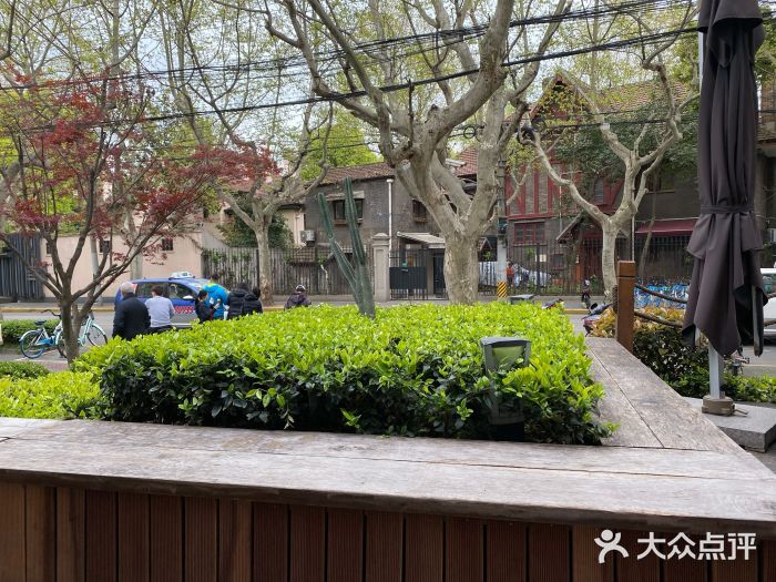 LUNEURS月乐诗·烘焙甜品(华山路店)景观位图片