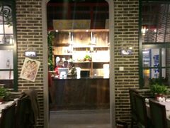 -东口码头·烧鸽子·鱼头泡饼·地方菜(金鹰悦城店)