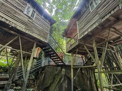 -天门沟九州驿站树上汤泉