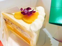 芒果血糯米鲜奶戚风-PAOPAO Bakery&Café(港汇店)