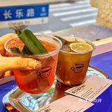 被克莱因蓝色调包围的咖啡馆💙