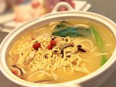扬州大煮干丝-桂满陇·蟹黄小笼汤包(巴黎春天浦建店)