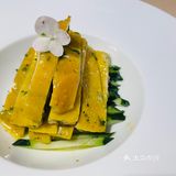 应该是把花椒磨碎来调味，去骨的鸡肉并不会很辣辣