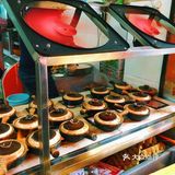 店面不大，可以堂食，也可以打包