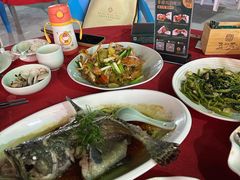 -五谷芳乳鸽王(海景店)