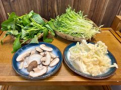 -岳记兴隆·青城腊排铜火锅(融创店)
