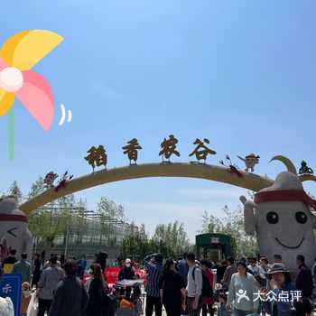 人真多，心疼那些梅花鹿