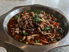 -兔行天下-鸿鹤鲜锅兔(中海国际店)