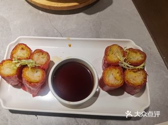 吸引年轻食客。必点推荐酥皮山楂叉烧包招牌中的招牌！