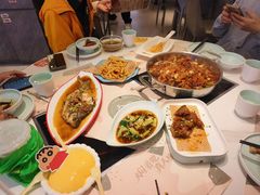 -黄记煌三汁焖锅(新佳丽江汉路店)