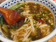 爱吃酸菜牛腩米粉-三两粉(深圳南山桃园店)