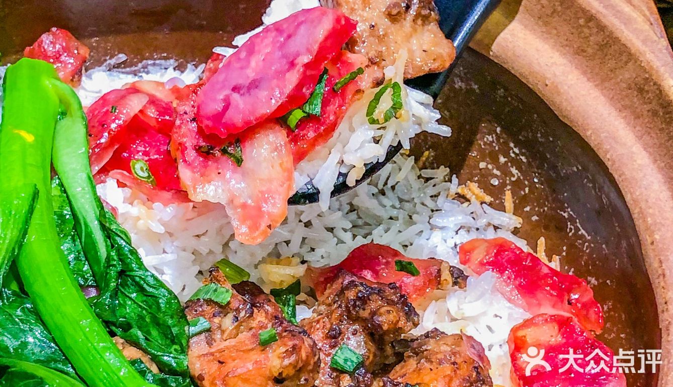 肉比菜多的特色煲仔饭，连饭焦都不能错过‼️  
