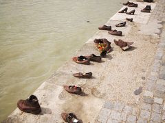 -多瑙河畔鞋履雕塑