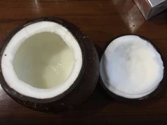 -志龙皇冠吃货椰子铺