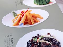 -香港百合居(LCM置汇旭辉广场店)