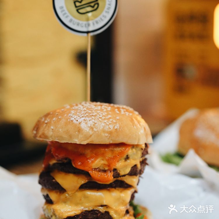 新店首发｜潮复古美式街头汉堡！足足6层肉饼！