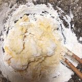切好形状盖上保鲜膜，二次发孝10分钟就可以下锅了