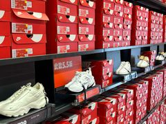 -百年港湾奥特莱斯(香炉礁店)