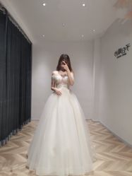女神性感出门纱-予白婚纱礼服馆