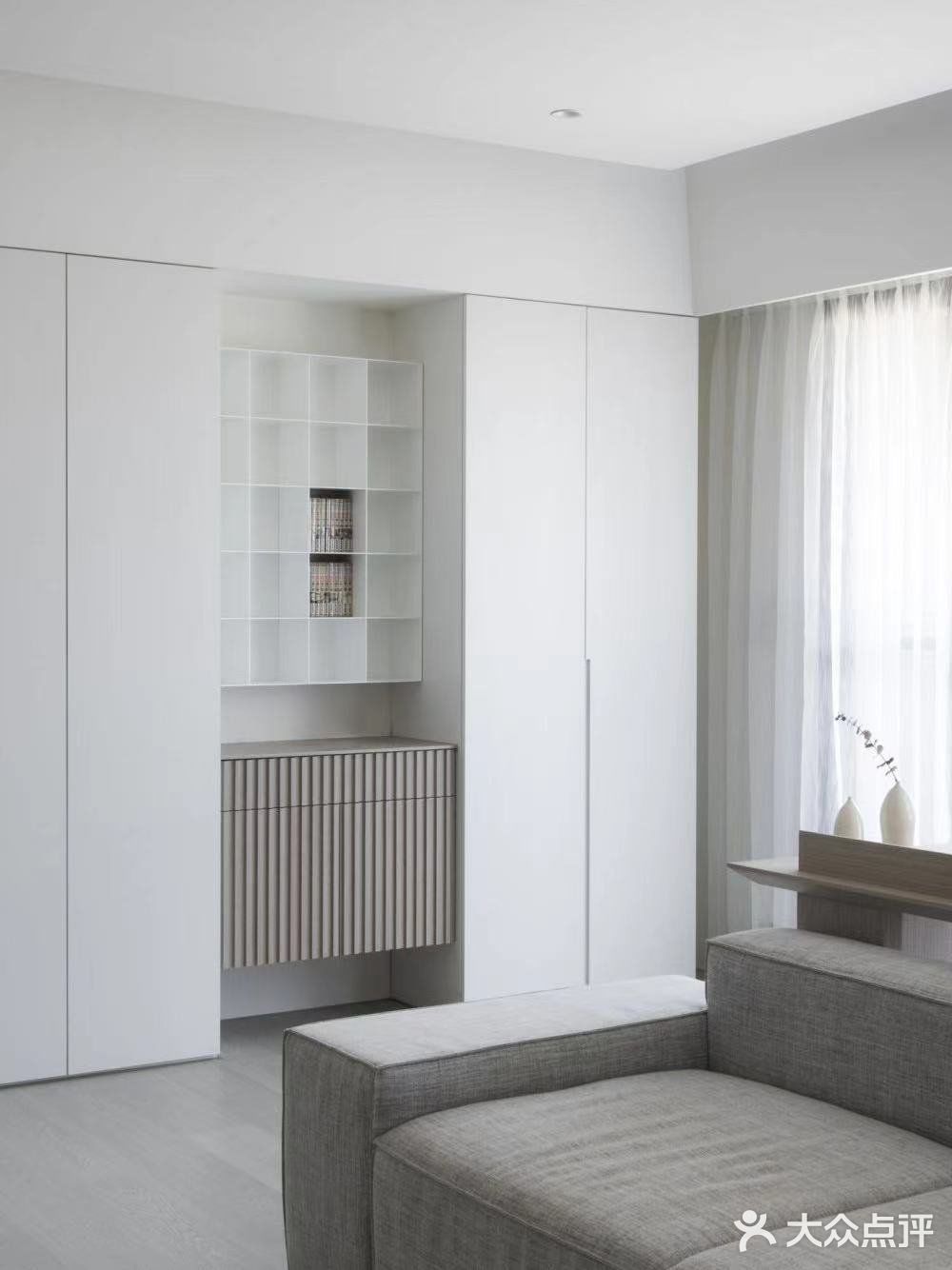 小户型必备一门到顶极简定制柜 高级又耐看