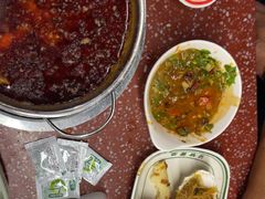 -四囍码头海鲜烧烤自助火锅(外滩南京东路悦荟广场店)