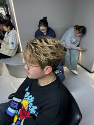 -宫铭烫发染发接发店