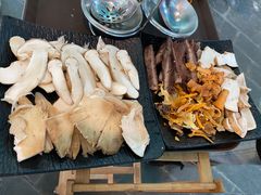 -蘑统田下·野生菌火锅