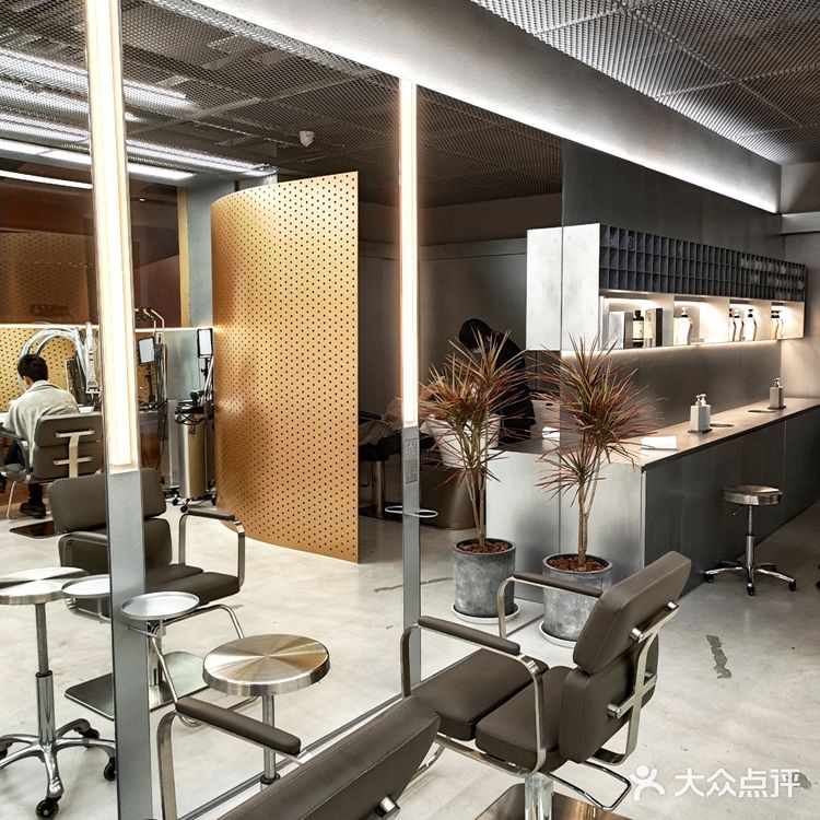 藏在网红地标里的潮流美发沙龙| Z.ZEST高质量染发