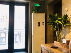 -HIGH FIVE哈福手工汉堡(桂林路店)