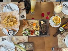 -Mark&Mars Restaurant