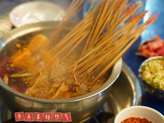 -牛华周记麻辣烫起源店