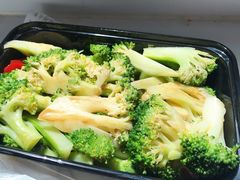 凉拌西兰花-帖老大羊肉汤烩面烧烤(康复后街总店)